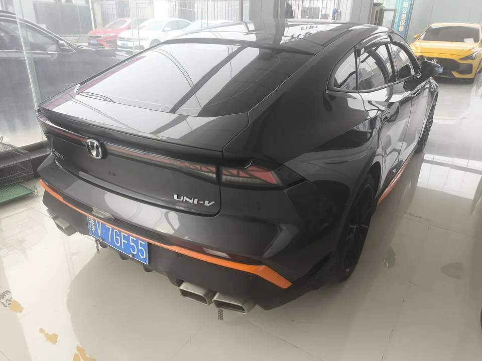 Changan UNI-V 1.5T Premium Sports Edition 2024 — миниатюра 4