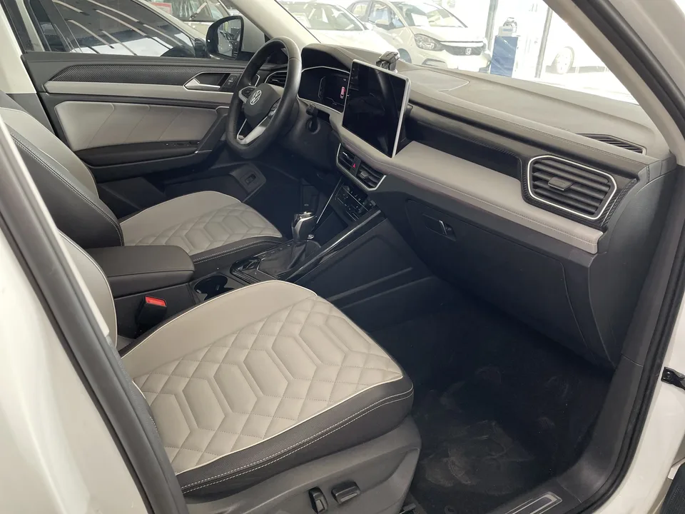 Volkswagen Tayron 300TSI 2WD Luxury Plus Advanced Edition 2023 — миниатюра 2