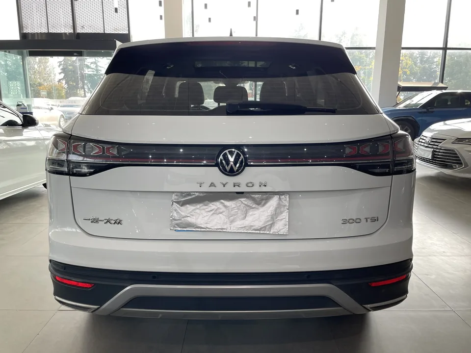 Volkswagen Tayron 300TSI 2WD Luxury Plus Advanced Edition 2023 — миниатюра 4