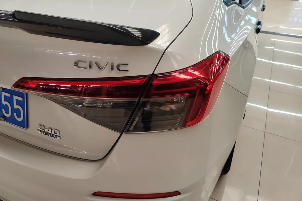 Honda CIVIC 2022 Civic 240TURBO CVT Ignition Edition 2023 — миниатюра 3