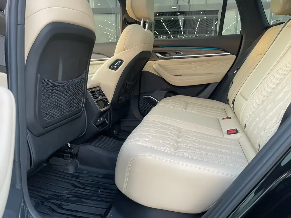 Geely Monjaro Xingyue L 2025 2.0TD High Power Automatic 4WD Dongfang Yao Wangyue Edition 2025 — миниатюра 4