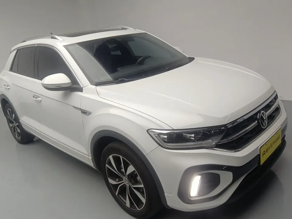 Volkswagen T-Roc 300TSI DSG Chenguang Edition 2023 — миниатюра 3