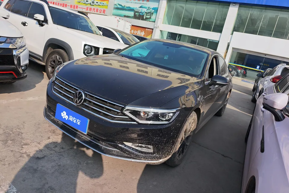 Volkswagen Magotan Magotan 2020 280TSI DSG Comfort Edition 2023 — фото 1, купить с доставкой в Москву