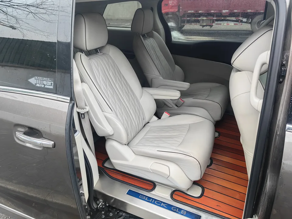 Buick GL8 Buick GL8 2022 Land Business Class 652T Luxury Edition 2022 — миниатюра 4