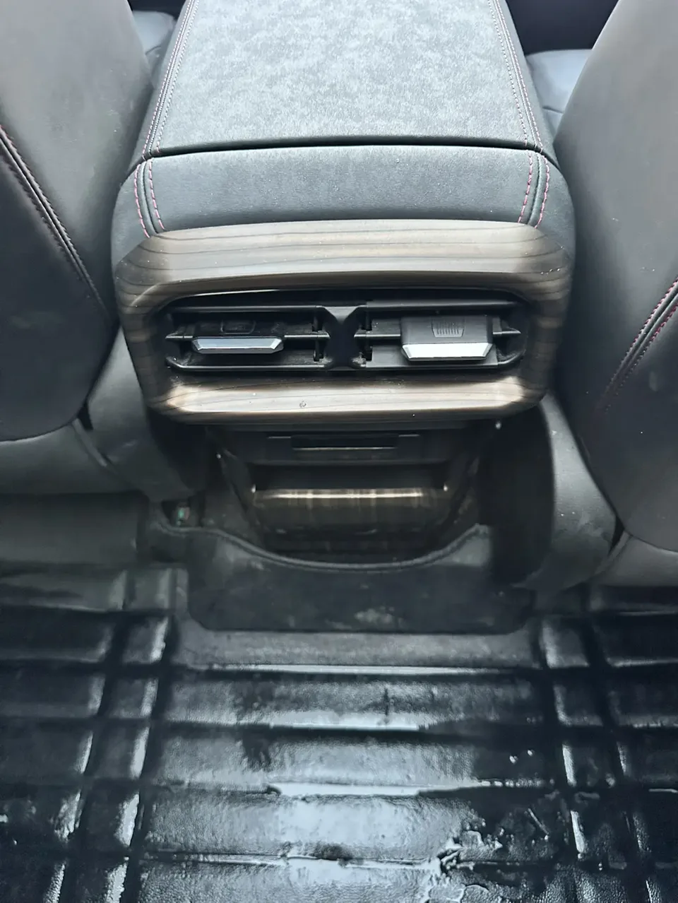 Jietu Shanhai Jetour Traveler C-DM 1.5TD DHT 129km 2WD Wild Edition 2024 — миниатюра 3