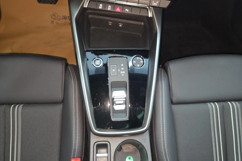 Audi A3 Audi A3 2022 Sportback 35 TFSI Stylish and sporty 2022 — thumbnail 4