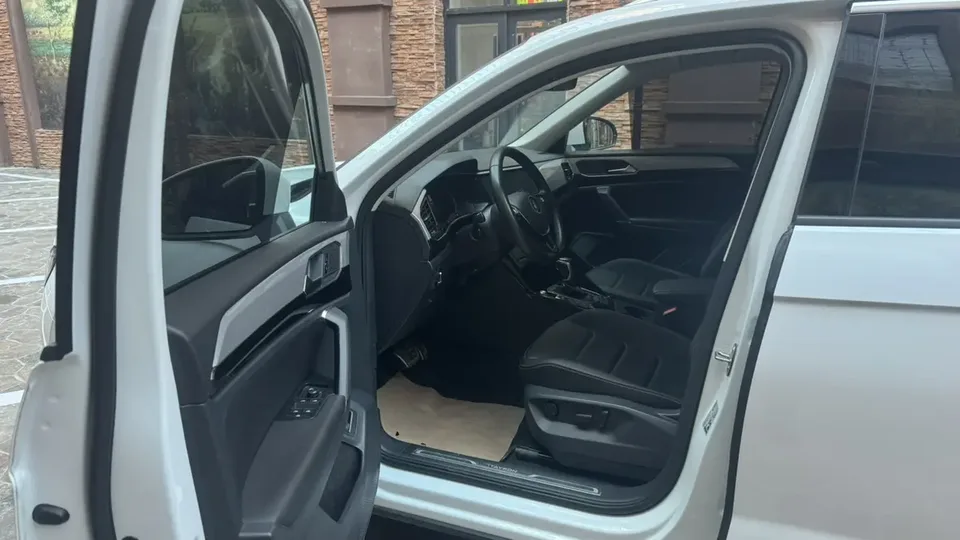 Volkswagen Tayron Tayron 2022 Tanyue 2022 280TSI 2WD Luxury Smart Edition 2022 — thumbnail 2