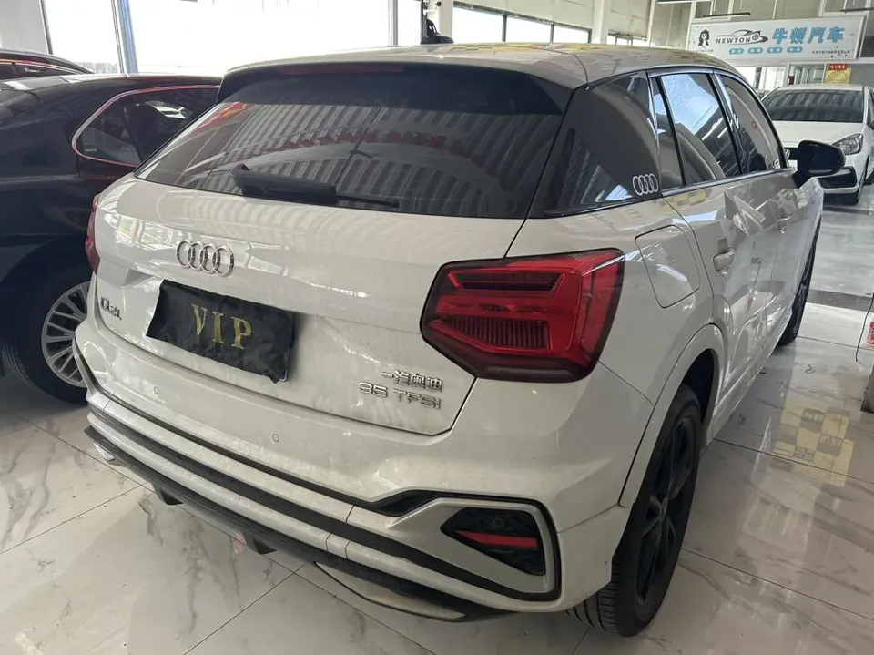 Audi Q2L Audi Q2L 2022 35 TFSI aggressive and dynamic model 2023 — миниатюра 2