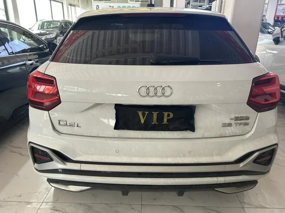 Audi Q2L Audi Q2L 2022 35 TFSI aggressive and dynamic model 2023 — миниатюра 4