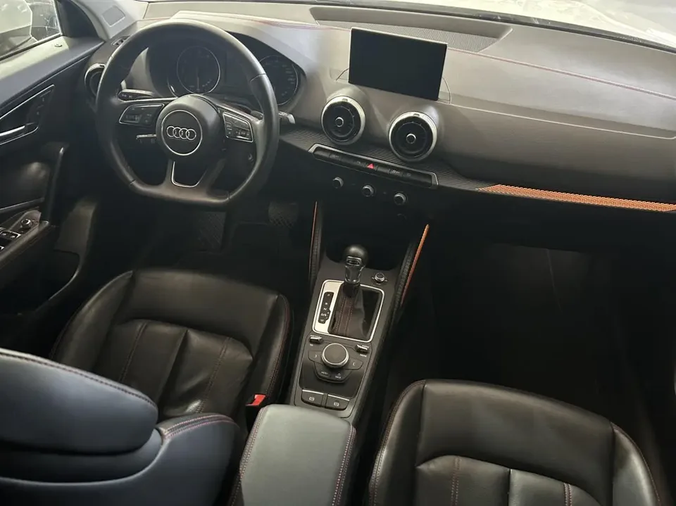 Audi Q2L Audi Q2L 2022 35 TFSI aggressive and dynamic model 2023 — миниатюра 5