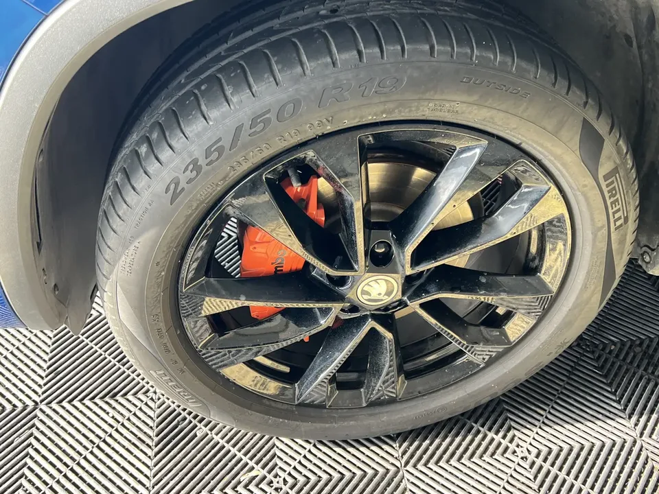 Skoda Kodiaq TSI330 7-seat two-wheel drive luxury version 2022 — миниатюра 3