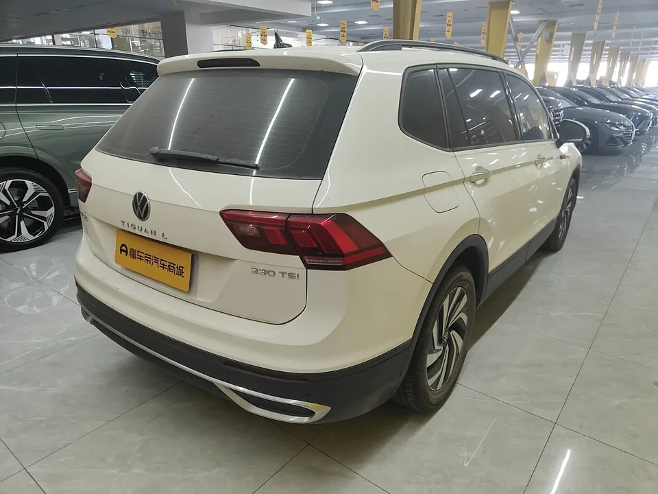 Volkswagen Tiguan L Tiguan L 2022 330TSI Automatic 2WD Comfort Edition 2022 — миниатюра 4