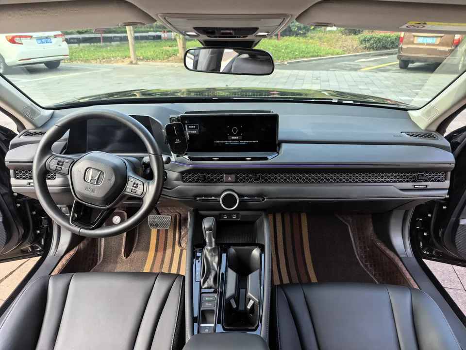 Honda Accord Rui T 260TURBO Deluxe Edition 2025 — миниатюра 3