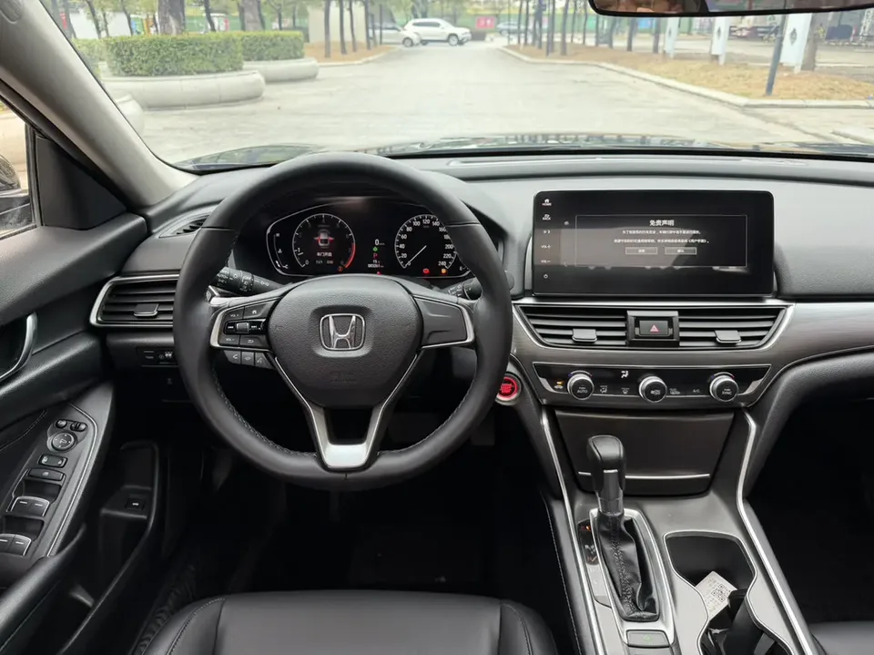 Honda Accord Accord 2022 260TURBO Deluxe Edition 2022 — миниатюра 4
