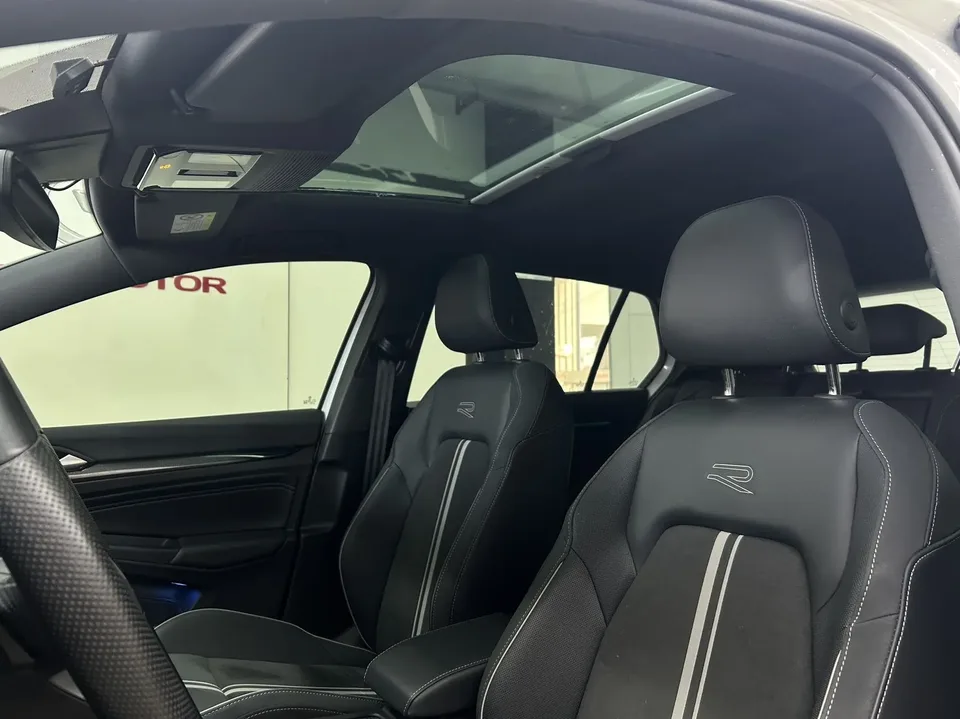 Volkswagen Golf 280TSI DSG R-Line 2023 — миниатюра 4