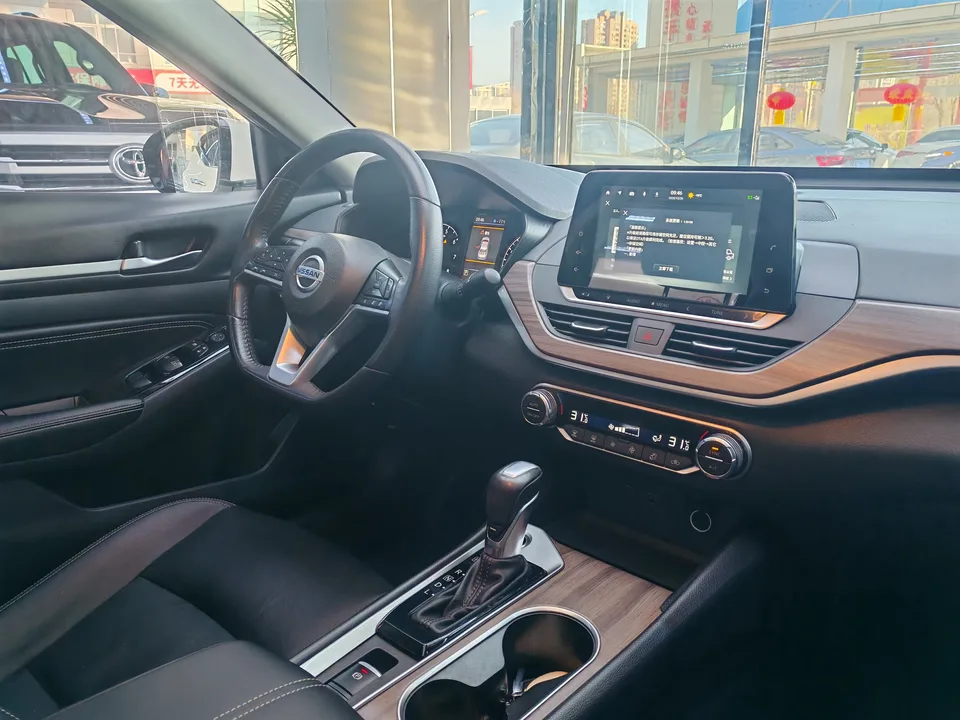 Nissan Altima Teana 2021 2.0L XL Comfort Edition 2023 — миниатюра 4