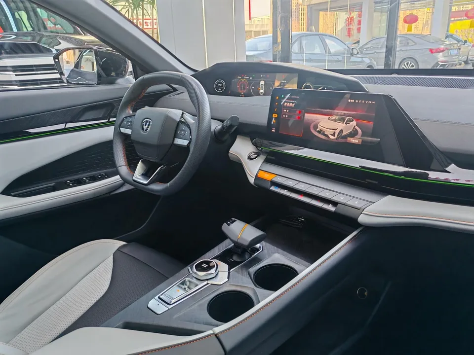 Changan UNI-V Blue Whale iDD 136km Premium Edition 2024 — миниатюра 3