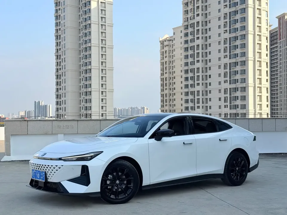 Changan UNI-V 2025