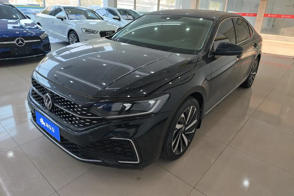 Volkswagen Passat 2023