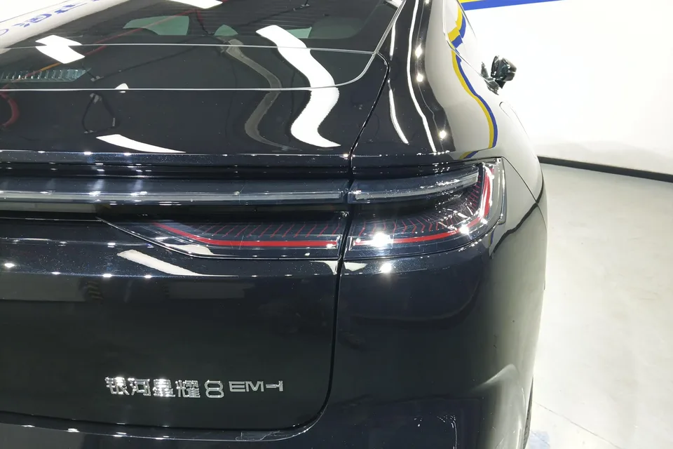 Geely Galaxy Star 8 PHEV 130km EM-i Premium Edition 2025 — миниатюра 4