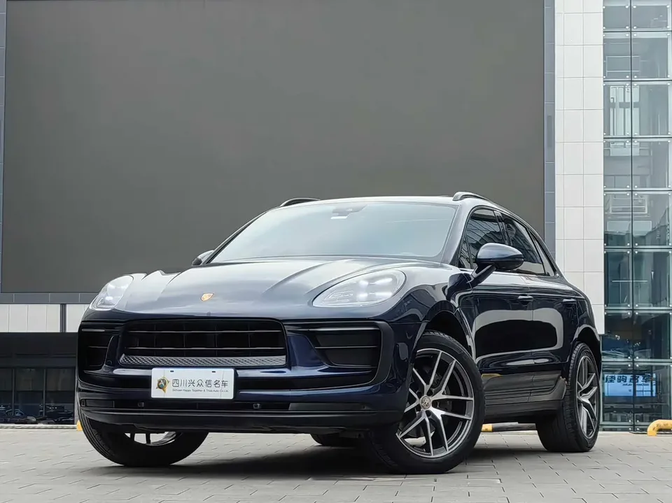 Porsche Macan Macan 2022 Macan 2.0T 2023 — photo 1, buy with delivery to Moscow