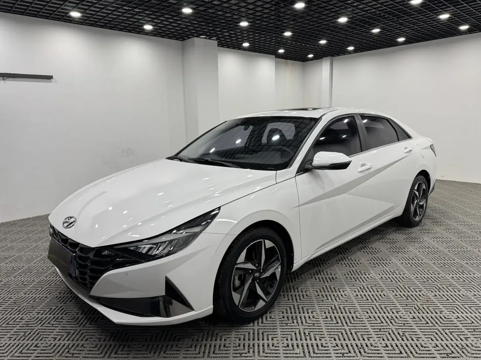 Hyundai Elantra 2022