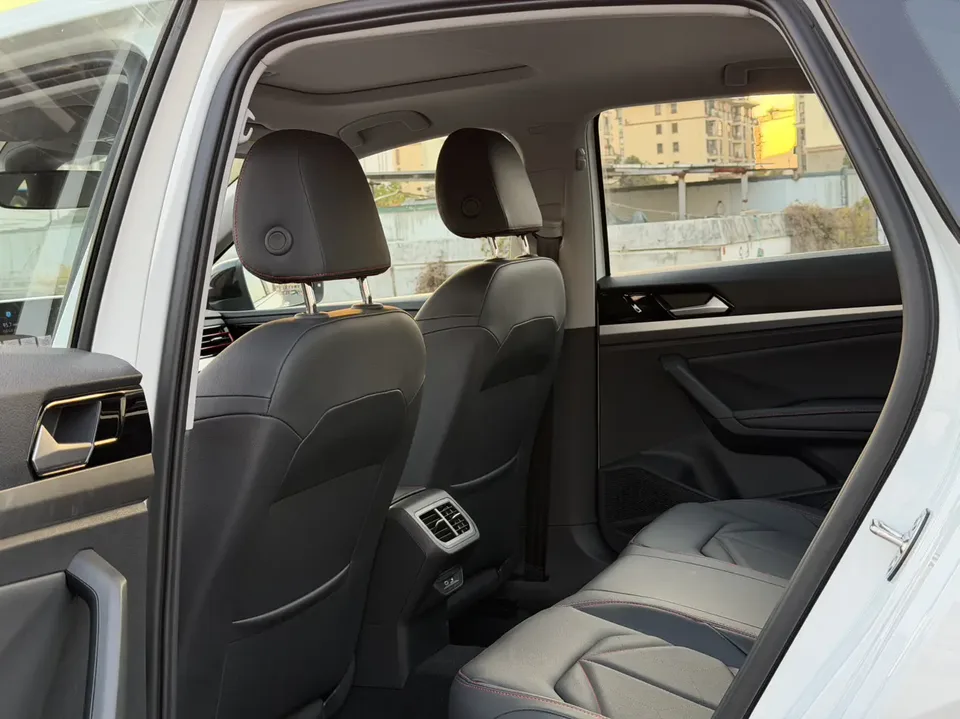 Volkswagen Lavida Lavida 2024 300TSI DSG Starry Sky Leading Edition 2024 — миниатюра 5