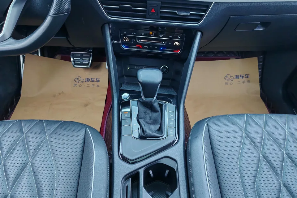 Volkswagen Tiguan L Tiguan L 2022 330TSI Automatic 2WD R-Line Enjoy Edition 2022 — миниатюра 4