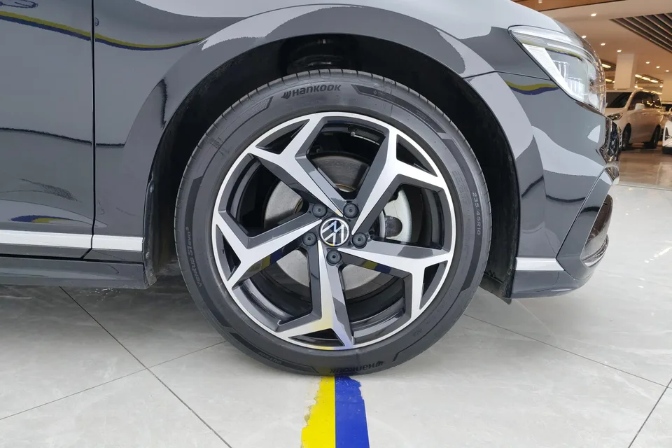 Volkswagen Magotan Magotan 2023 2 million commemorative edition 330TSI DSG leading model 2024 — миниатюра 3