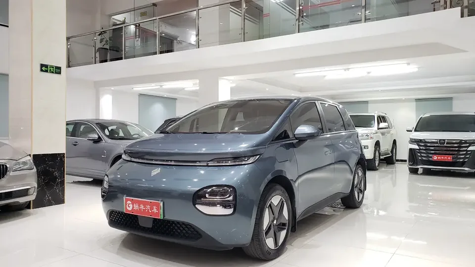 Baojun clouds clouds 2023 360 Plus 2024 — photo 1, buy with delivery to Moscow
