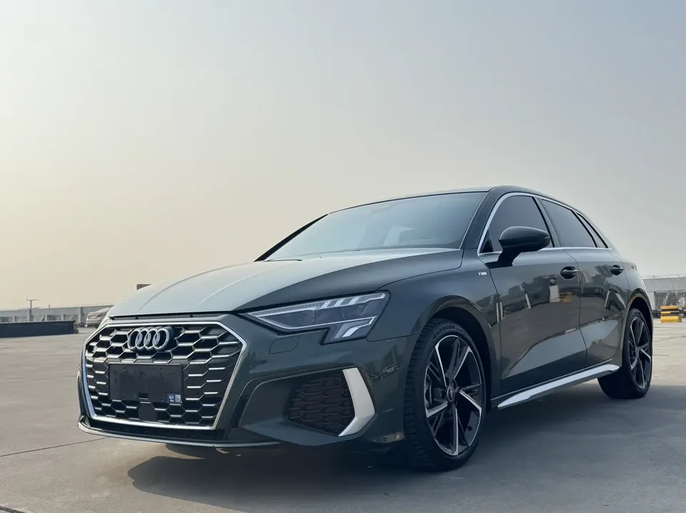Audi A3 Sportback 35 TFSI stylish and sporty 2022 — фото 1, купить с доставкой в Москву