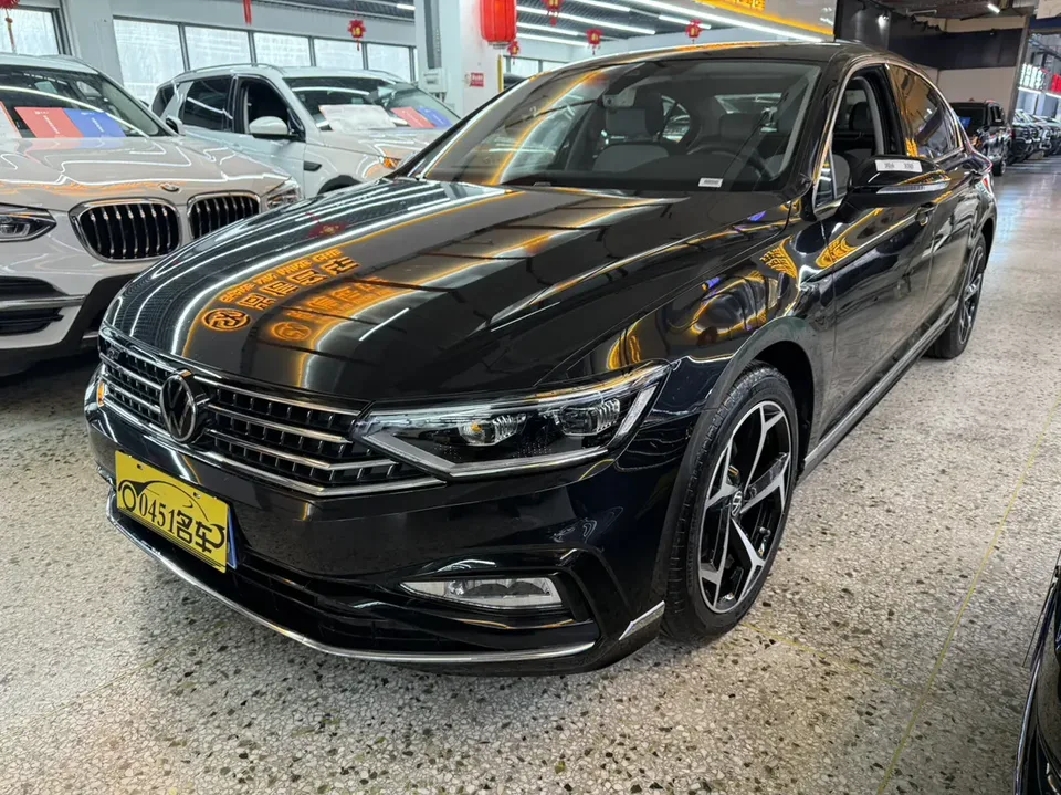Volkswagen Magotan 2025
