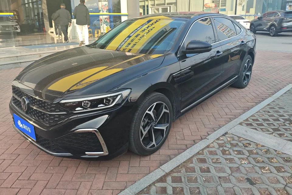 Volkswagen Passat 2023