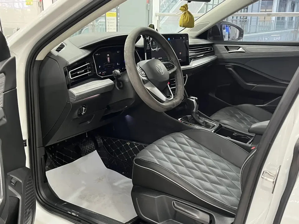 Volkswagen Sagitar Sagitar 300TSI DSG Beyond Edition 2024 — миниатюра 3