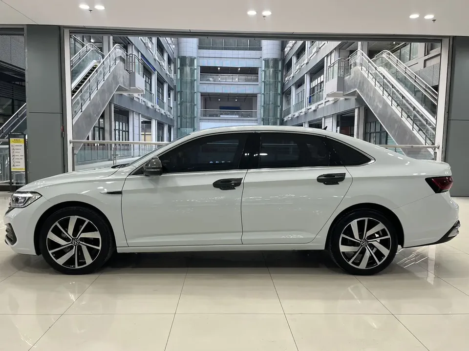 Volkswagen Sagitar Sagitar 300TSI DSG Beyond Edition 2024 — миниатюра 4