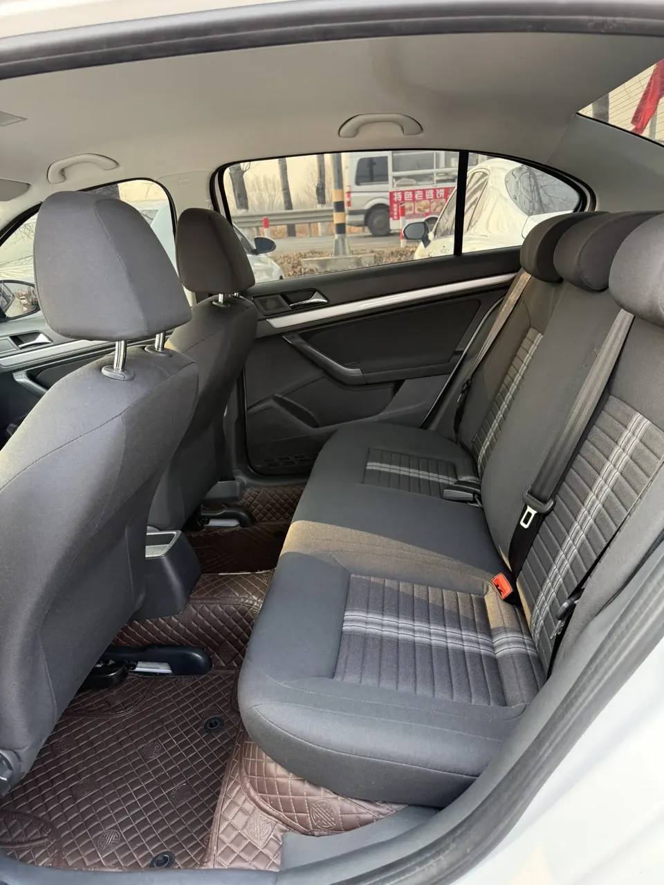 Volkswagen Lavida Lavida 2022 1.5L Automatic Fashion Edition 2023 — миниатюра 4
