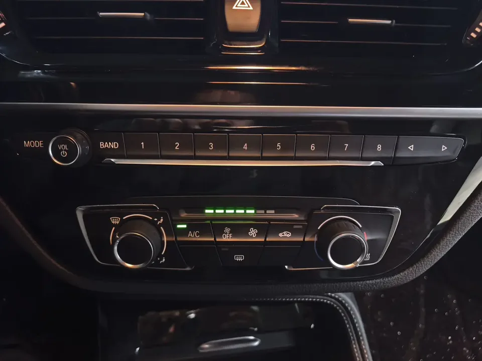 BMW 1 Series facelift 120i M Sport Night Edition 2022 — миниатюра 3