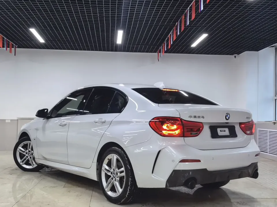 BMW 1 Series facelift 120i M Sport Night Edition 2022 — миниатюра 4