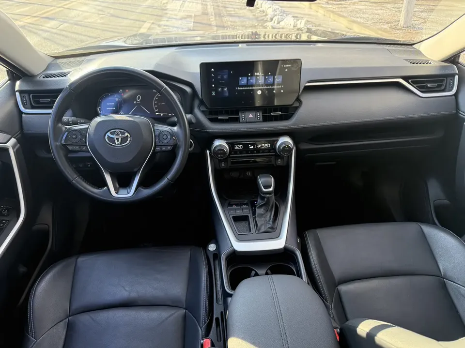 Toyota Willanda 2.0L two-wheel drive luxury PLUS version 2024 — миниатюра 2
