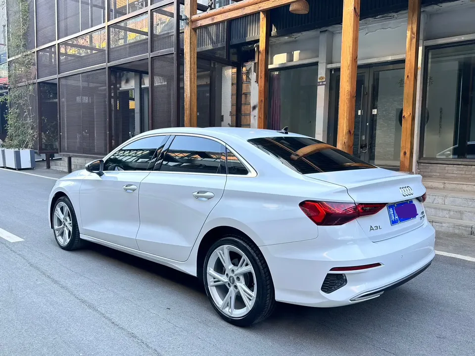 Audi A3 A3L Limousine 35 TFSI Fashionable and Elegant 2022 — миниатюра 2