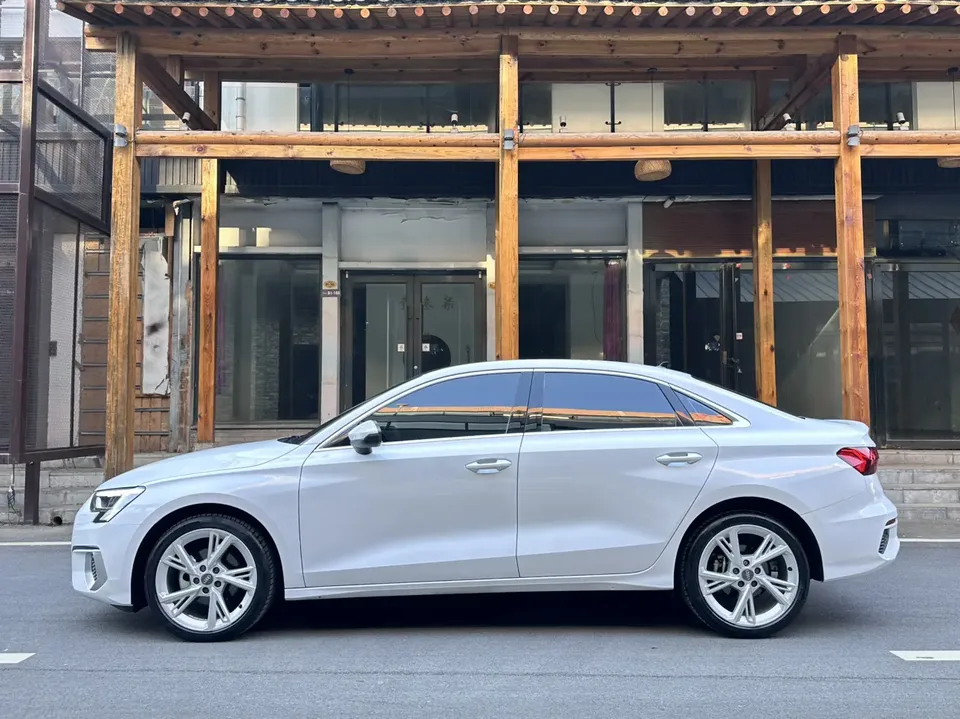 Audi A3 A3L Limousine 35 TFSI Fashionable and Elegant 2022 — миниатюра 4