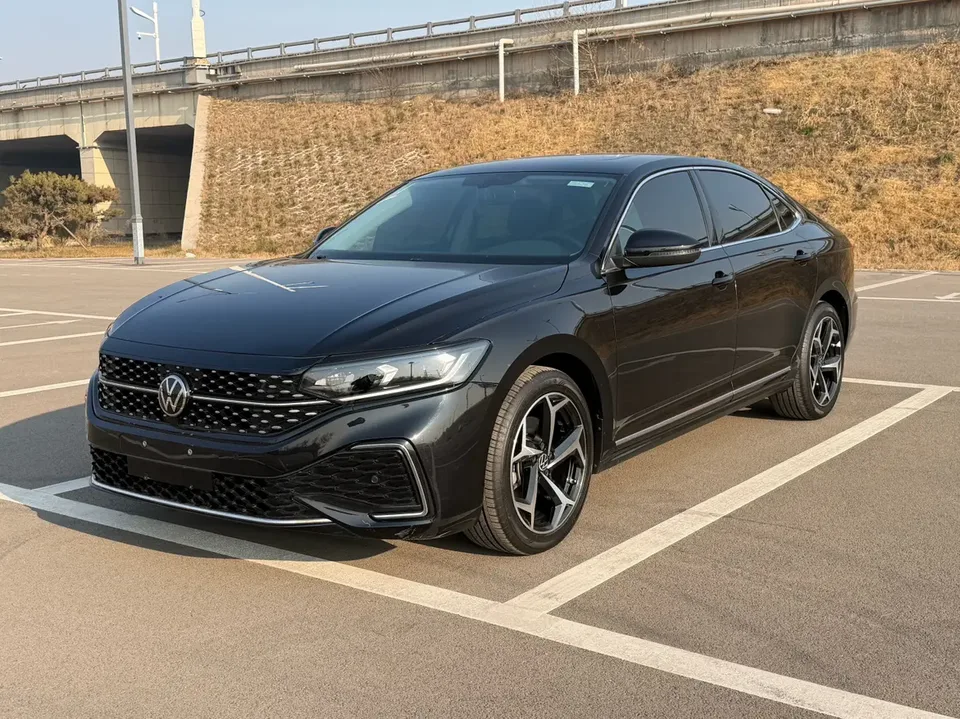 Volkswagen Passat 2023