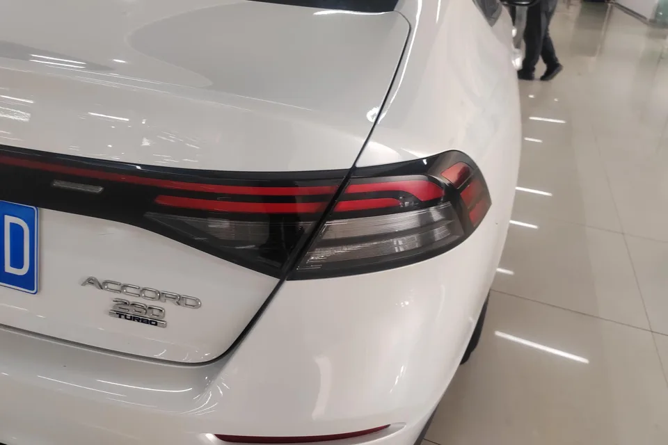 Honda Accord Rui T 260TURBO Deluxe Edition 2024 — миниатюра 2
