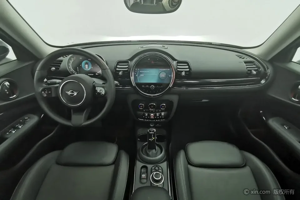 MINI Clubman MINI CLUBMAN 2023 1.5T COOPER Classic 2023 — миниатюра 3
