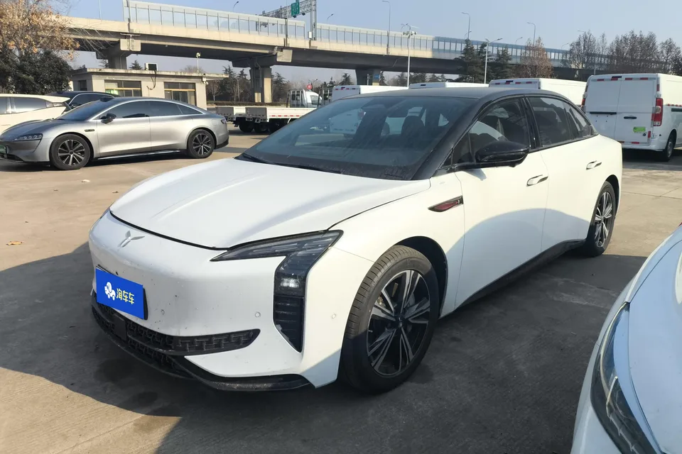 Hongqi EH7 2024