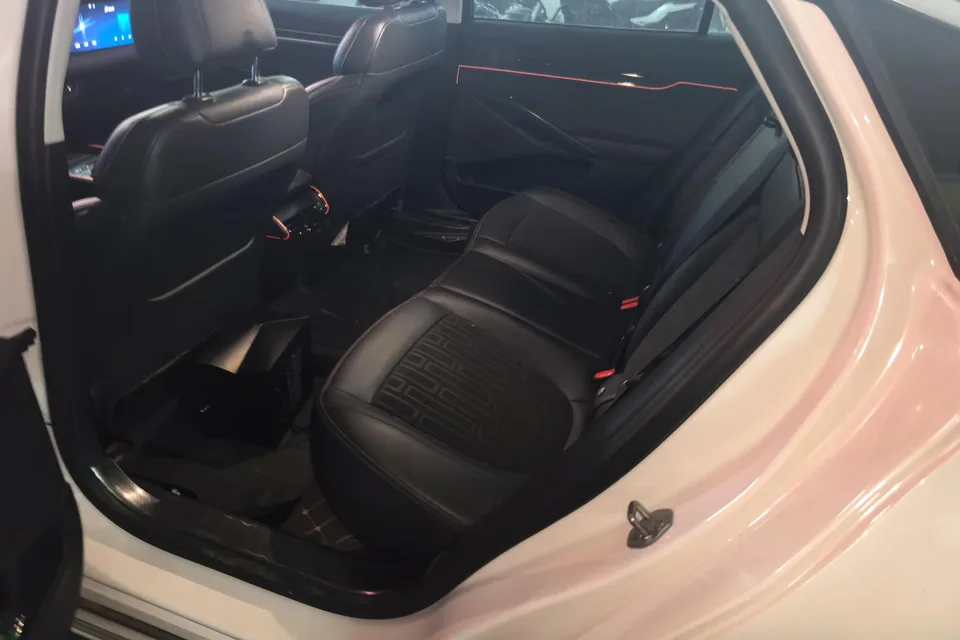 Ford Mondeo Mondeo EcoBoost 245 Luxury 2024 — миниатюра 4