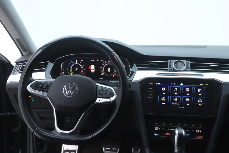 Volkswagen Magotan GTE plug-in hybrid Magotan GTE 2022 luxury model 2024 — миниатюра 4