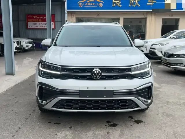 Volkswagen Tharu 300TSI 2WD Full Moon Edition 2024 — миниатюра 2