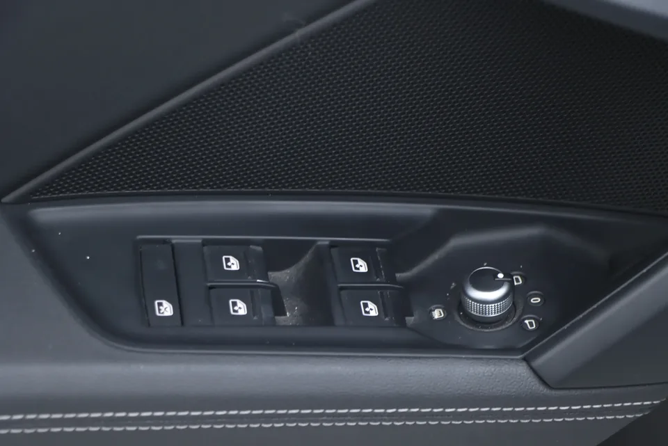 Audi A3 Sportback 35 TFSI stylish and sporty 2022 — миниатюра 5