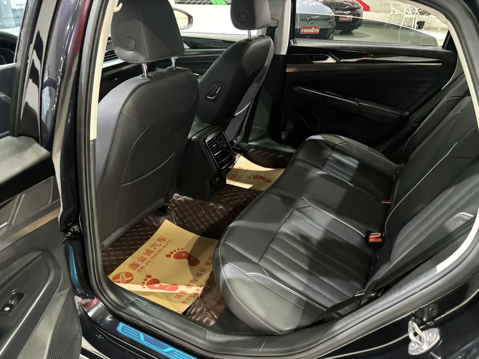 Volkswagen Passat facelift 330TSI Star Elite Edition 2023 — миниатюра 4